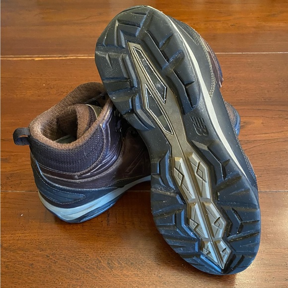 Men’s New Balance Waterproof Boots - Picture 4 of 7